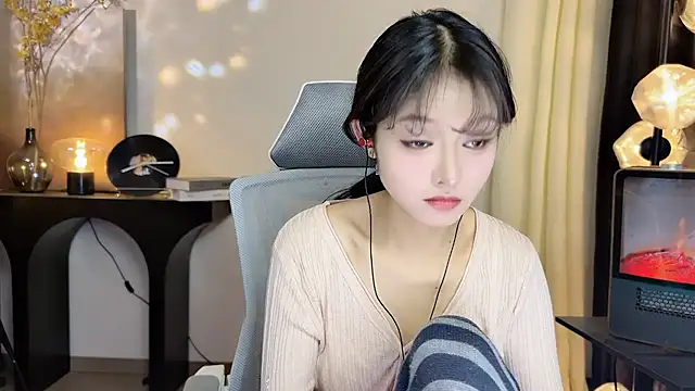 xiaodaibabyy online show from 4, 2, 2025