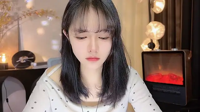 xiaodaibabyy online show from 4, 1, 2025