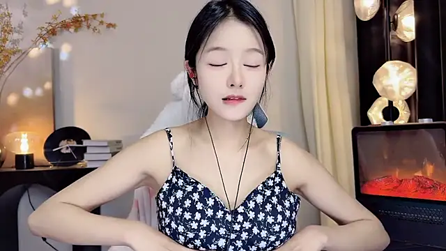 xiaodaibabyy online show from 1, 3, 2025