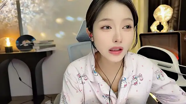 xiaodaibabyy online show from 19, 2, 2025