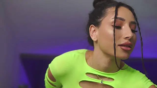 GinaValentinna online show from 4, 4, 2026