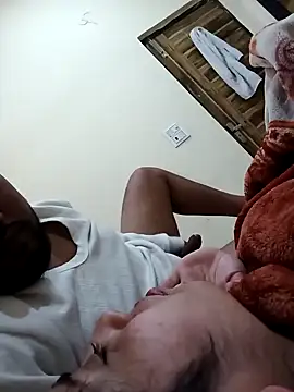 Snapshot of InLero chatting on 4, 2, 2025 InLero online show from 4, 2, 2025