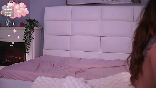 Snapshot of FlirtyFawn chatting on 6, 1, 2026 FlirtyFawn online show from 6, 1, 2026