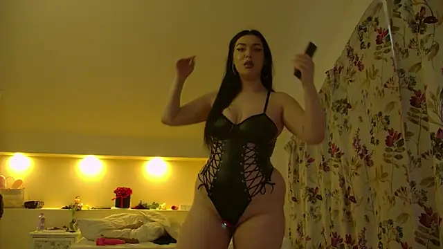 KeiraDark online show from 4, 4, 2026