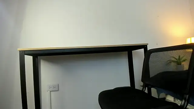 Caroline dh online show from 8, 4, 2026