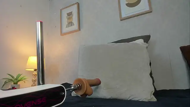 Snapshot of Caroline_dh chatting on 30, 4, 2026 Caroline dh online show from 30, 4, 2026