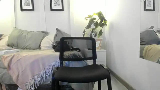 Caroline dh online show from 8, 2, 2026