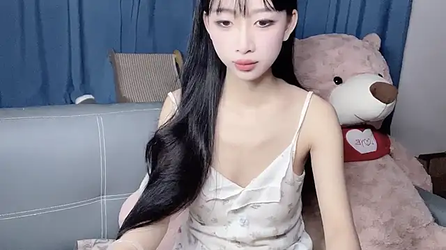 Snapshot of Lili-2 chatting on 15, 10, 2025 Lili-2 online show from 15, 10, 2025