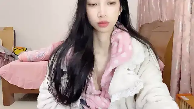 Snapshot of Lili-2 chatting on 9, 2, 2025 Lili-2 online show from 9, 2, 2025