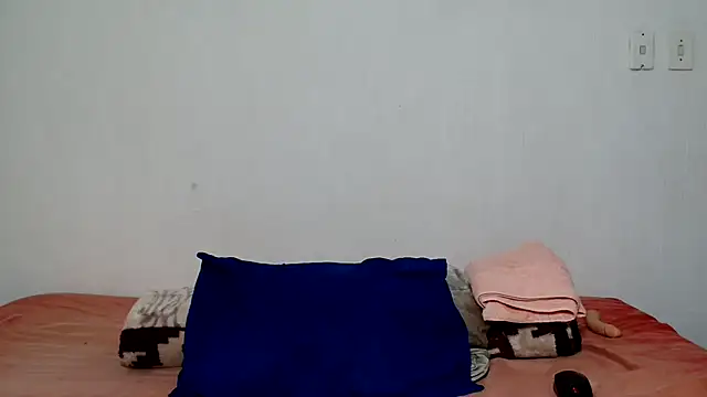 Snapshot of Feathergal69_ chatting on 29, 4, 2026 Feathergal69 online show from 29, 4, 2026