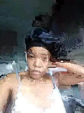 Snapshot of Feathergal69_ chatting on 6, 10, 2025 Feathergal69 online show from 6, 10, 2025