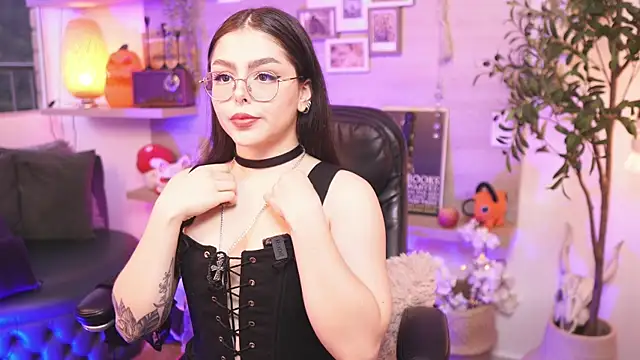 Snapshot of Dear_Morgan chatting on 28, 10, 2025 Dear Morgan online show from 28, 10, 2025