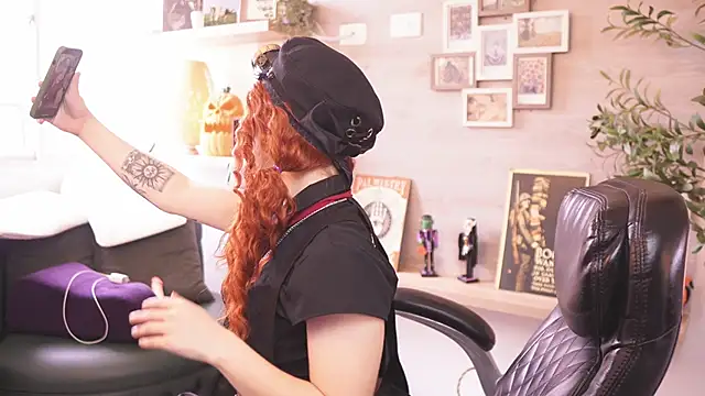 Snapshot of Dear_Morgan chatting on 31, 10, 2025 Dear Morgan online show from 31, 10, 2025