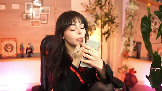 Snapshot of Dear_Morgan chatting on 20, 10, 2025 Dear Morgan online show from 20, 10, 2025