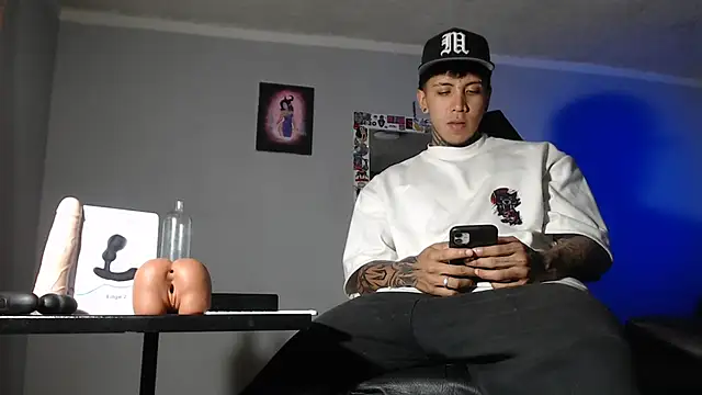 Nickhot0609 online show from 27, 1, 2025