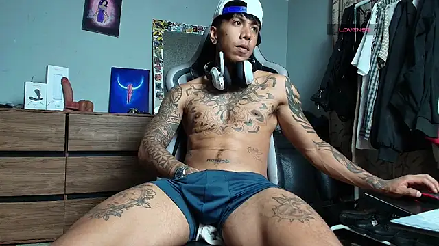 Nickhot0609 online show from 17, 12, 2025