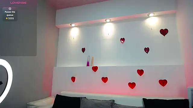 Melodi Roux online show from 4, 3, 2026