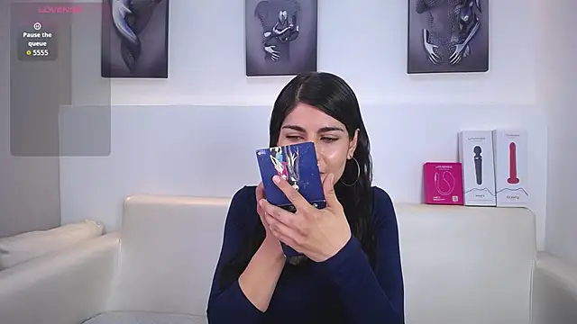 Melodi Roux online show from 26, 11, 2025