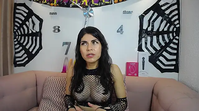 Melodi Roux online show from 7, 10, 2025