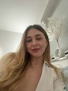 Sophie Enzo online show from 1, 3, 2025