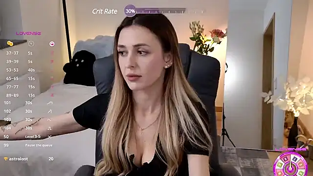 Sophie Enzo online show from 17, 3, 2025