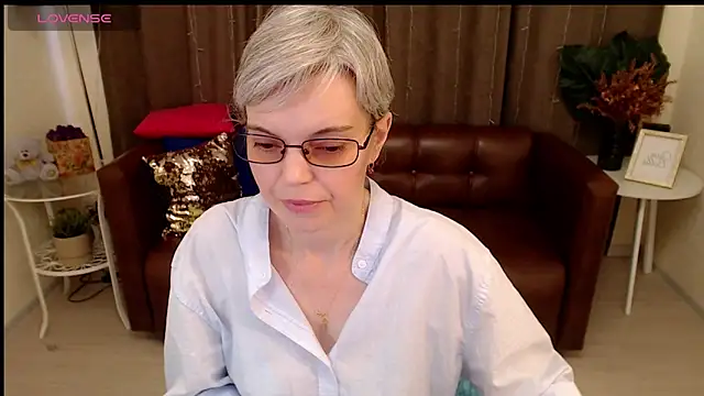 Snapshot of Cutie_Erikaa1 chatting on 7, 3, 2025 Cutie Erikaa1 online show from 7, 3, 2025