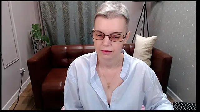 Cutie Erikaa1 online show from 14, 11, 2025