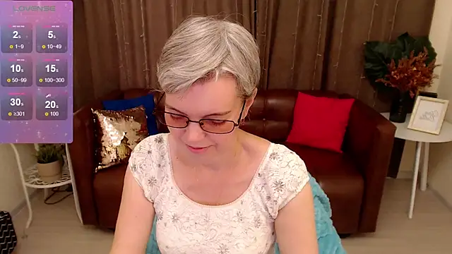 Snapshot of Cutie_Erikaa1 chatting on 5, 3, 2025 Cutie Erikaa1 online show from 5, 3, 2025
