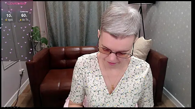 Cutie Erikaa1 online show from 13, 11, 2025