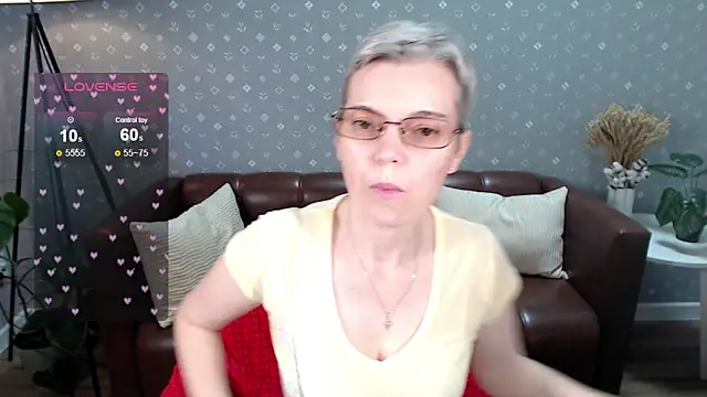 Snapshot of Cutie_Erikaa1 chatting on 12, 9, 2025 Cutie Erikaa1 online show from 12, 9, 2025