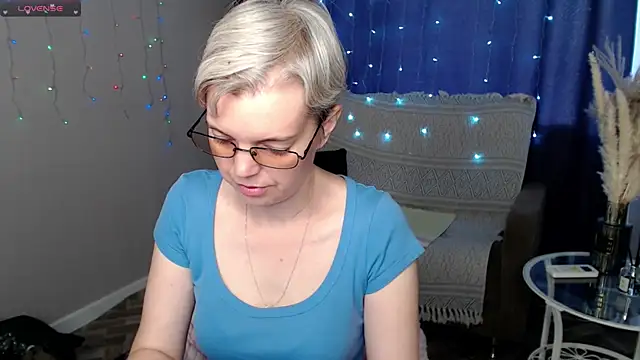 Snapshot of Cutie_Erikaa1 chatting on 30, 5, 2026 Cutie Erikaa1 online show from 30, 5, 2026