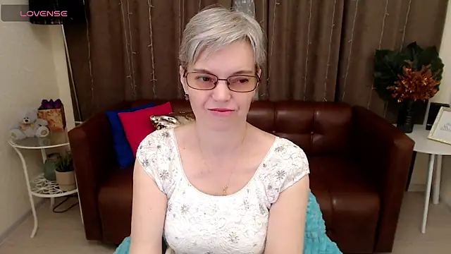 Snapshot of Cutie_Erikaa1 chatting on 2, 3, 2025 Cutie Erikaa1 online show from 2, 3, 2025