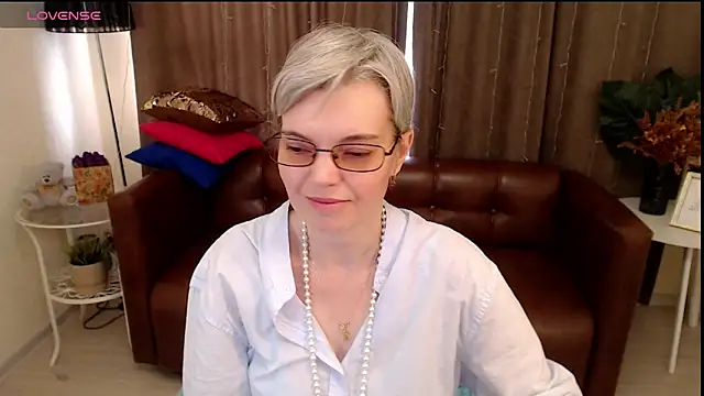 Snapshot of Cutie_Erikaa1 chatting on 6, 3, 2025 Cutie Erikaa1 online show from 6, 3, 2025