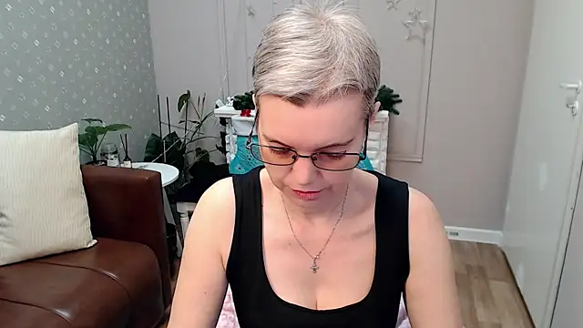 Cutie Erikaa1 online show from 8, 1, 2026