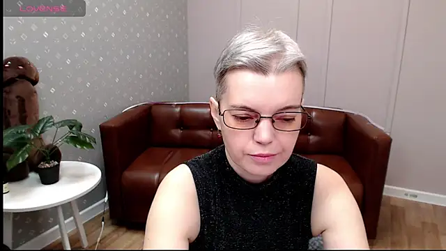 Cutie Erikaa1 online show from 5, 12, 2025