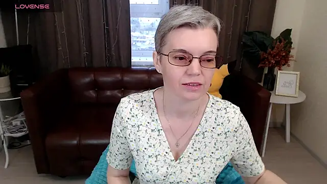 Snapshot of Cutie_Erikaa1 chatting on 10, 9, 2025 Cutie Erikaa1 online show from 10, 9, 2025