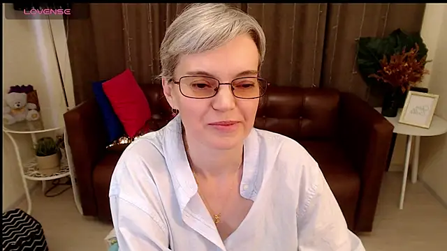 Snapshot of Cutie_Erikaa1 chatting on 7, 3, 2025 Cutie Erikaa1 online show from 7, 3, 2025