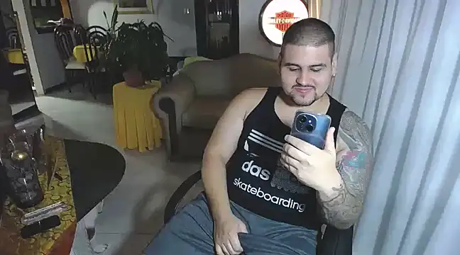 Snapshot of pitbullveryhot chatting on 17, 2, 2025 pitbullveryhot online show from 17, 2, 2025
