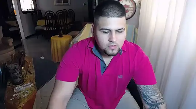 Snapshot of pitbullveryhot chatting on 1, 3, 2025 pitbullveryhot online show from 1, 3, 2025