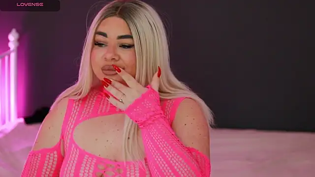 MissLilaa online show from 20, 12, 2024