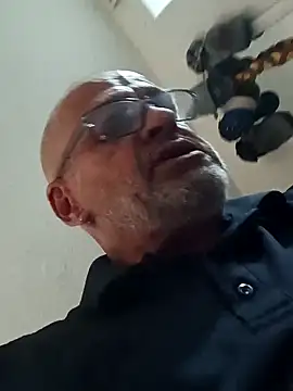 Snapshot of geilerschwanz64 chatting on 2, 2, 2025 geilerschwanz64 online show from 2, 2, 2025