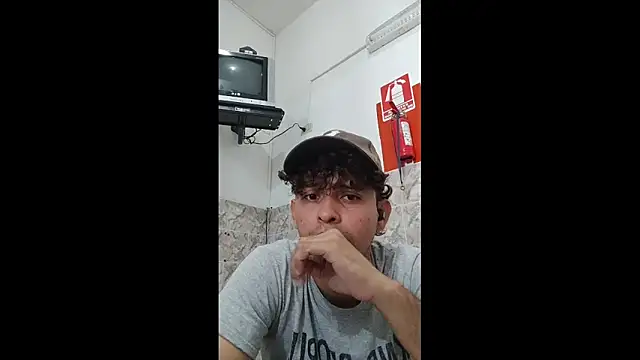 luisfer 306 online show from 18, 2, 2025