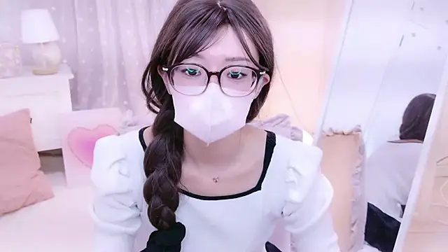 Snapshot of NAMI_s2 chatting on 11, 9, 2025 NAMI s2 online show from 11, 9, 2025