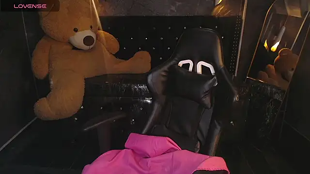 Kitty fox b online show from 12, 3, 2026