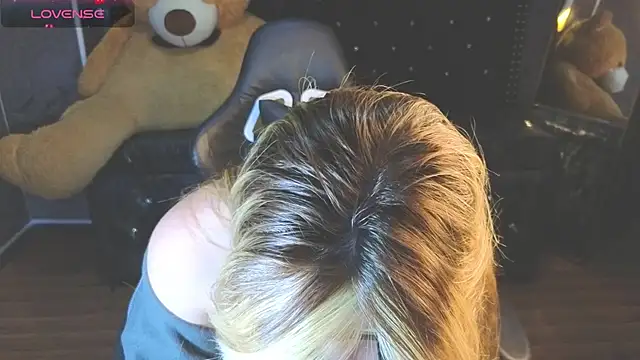 Snapshot of Kitty_fox_b chatting on 5, 11, 2025 Kitty fox b online show from 5, 11, 2025