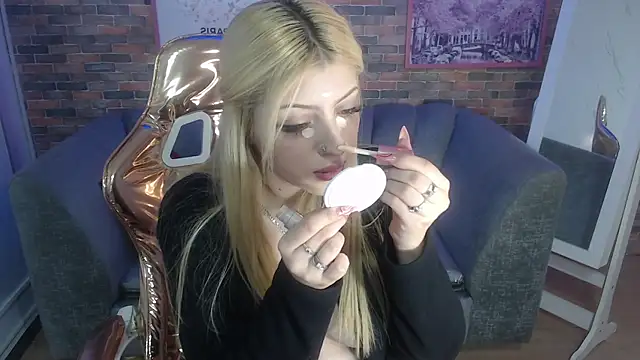 Kitty fox b online show from 25, 2, 2025