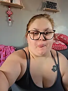 Snapshot of Tallulah-mae-xoxox chatting on 3, 12, 2025 Tallulah-mae-xoxox online show from 3, 12, 2025