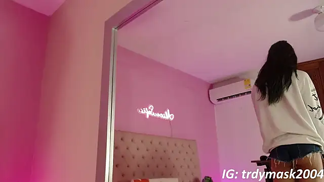 alice sofia online show from 12, 4, 2026