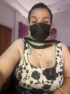 Snapshot of Archi-07 chatting on 2, 11, 2025 Archi-07 online show from 2, 11, 2025