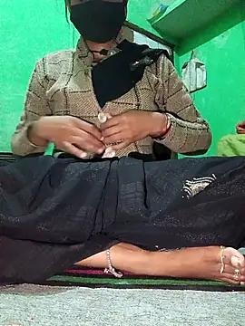 Hoty girl 143 online show from 11, 2, 2026